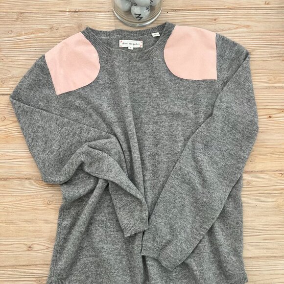 Chinti & Parker Sweaters - Chinti & Parker Gray Cashmere Sweater w/ Blush Pink Shoulder Patches – Size M